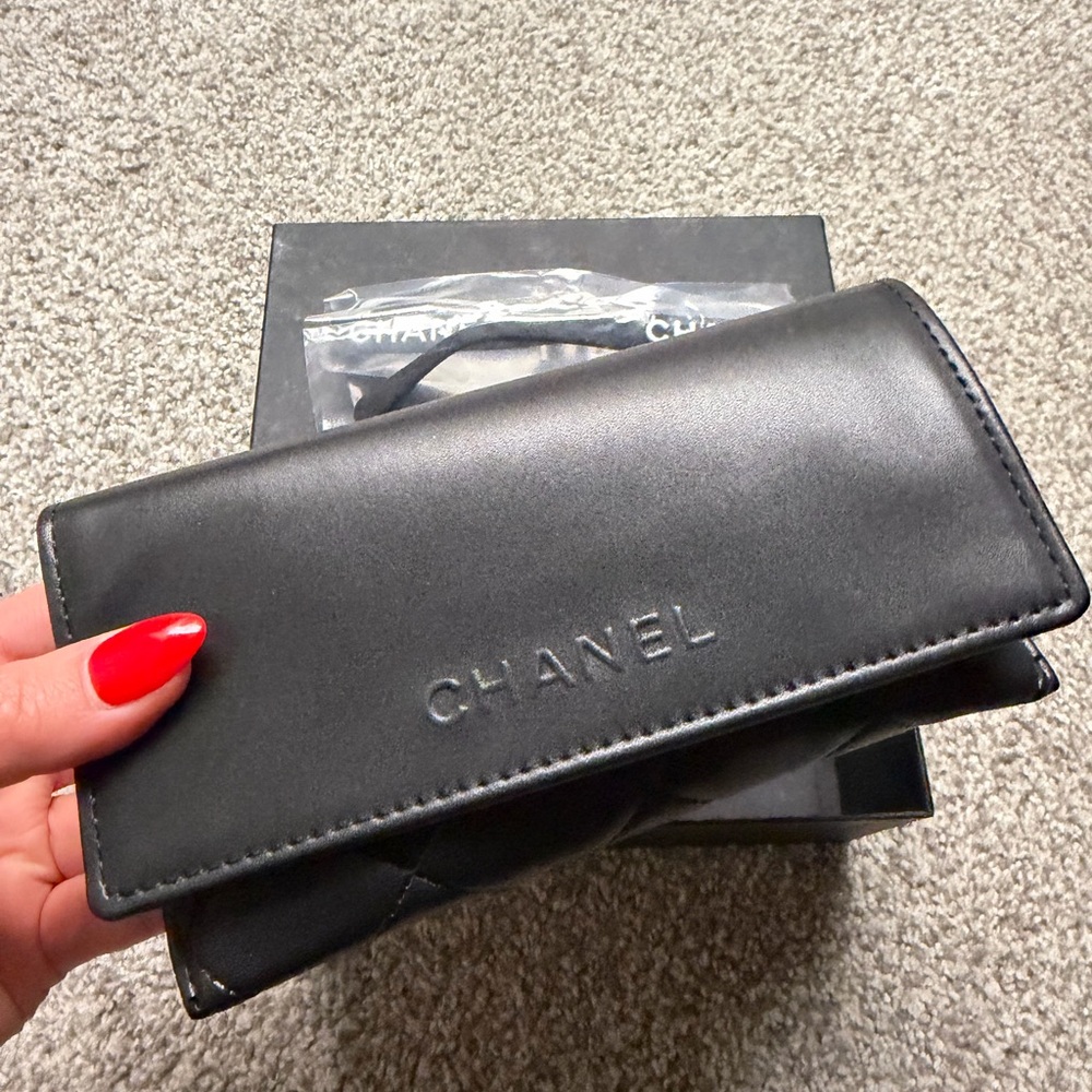 CHANEL like new full set Black Sunglasses - Picture 3 of 6